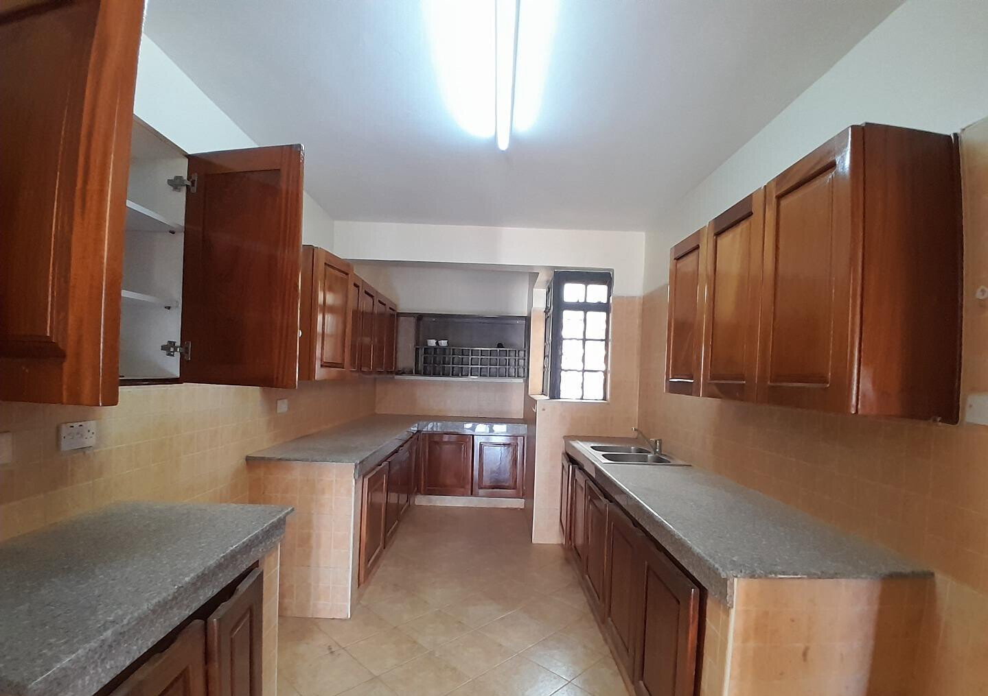 4-Bed Duplex with Pool & Gym Access - Lavington