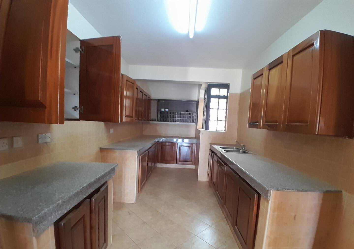 4-Bed Duplex with Pool & Gym Access - Lavington