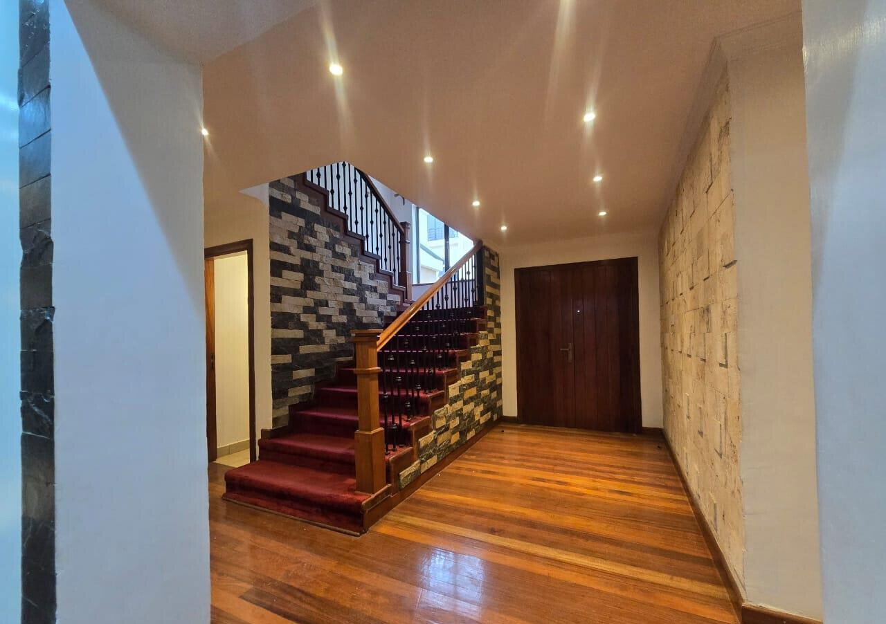 5BR All-Ensuite Townhouse with Private Garden & DSQ - Lavington