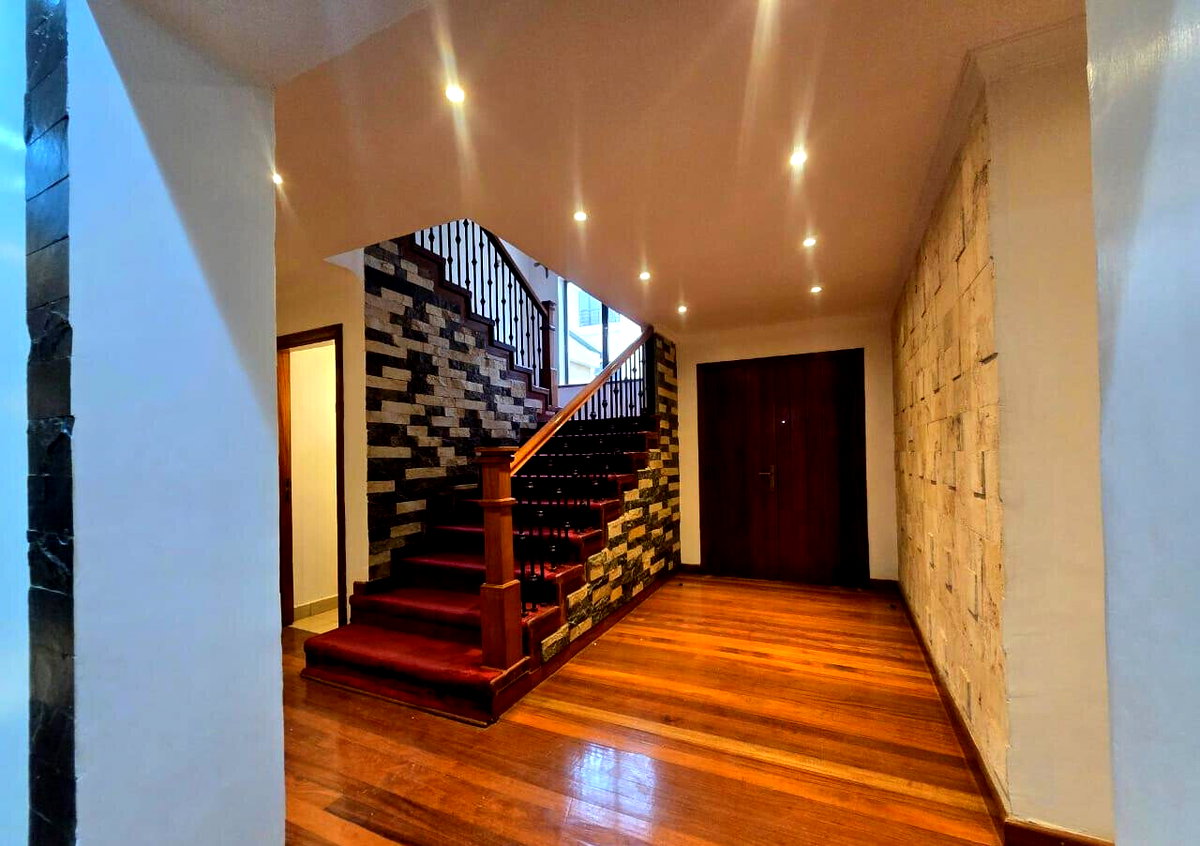 5BR All-Ensuite Townhouse with Private Garden & DSQ - Lavington