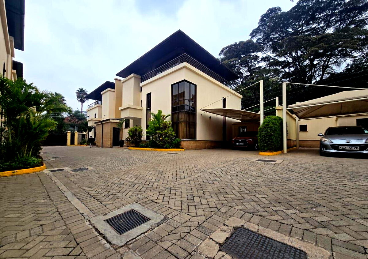 5BR All-Ensuite Townhouse with Private Garden & DSQ - Lavington