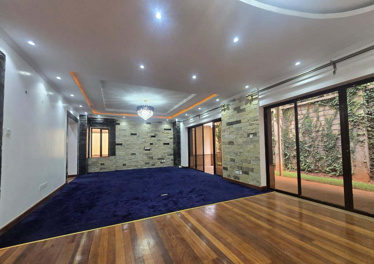 5BR All-Ensuite Townhouse with Private Garden & DSQ - Lavington