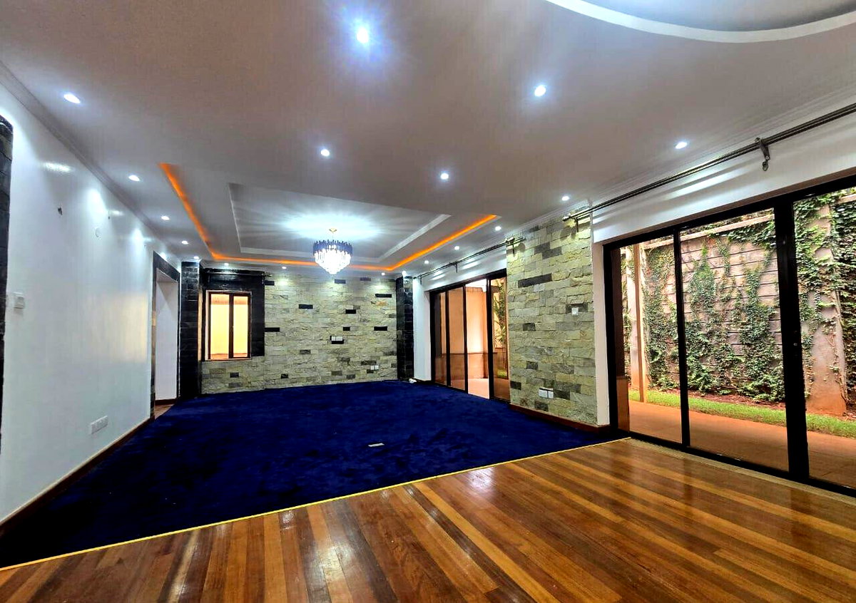 5BR All-Ensuite Townhouse with Private Garden & DSQ - Lavington