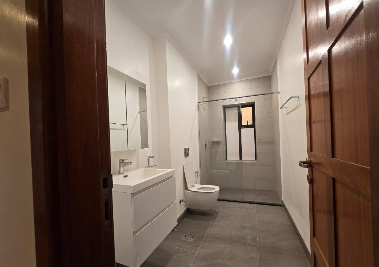 5BR All-Ensuite Townhouse with Private Garden & DSQ - Lavington