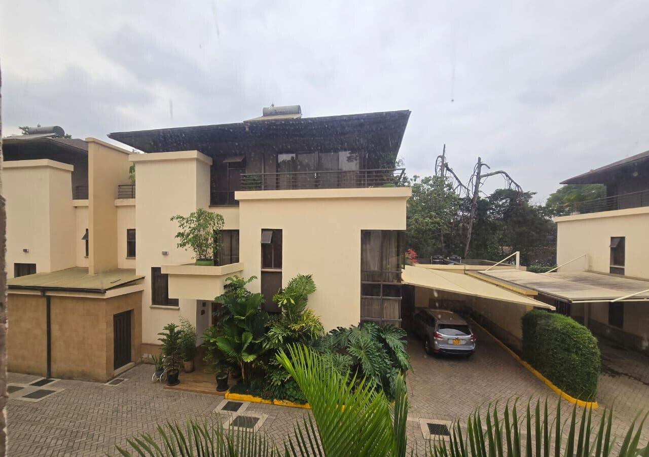 5BR All-Ensuite Townhouse with Private Garden & DSQ - Lavington
