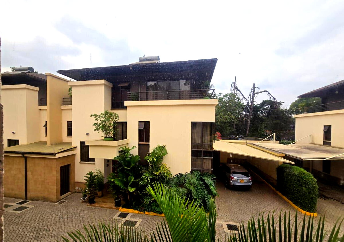 5BR All-Ensuite Townhouse with Private Garden & DSQ - Lavington