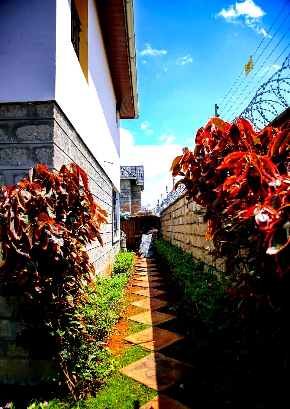 6 En-Suite Townhouse on 100x100 Plot - Syokimau