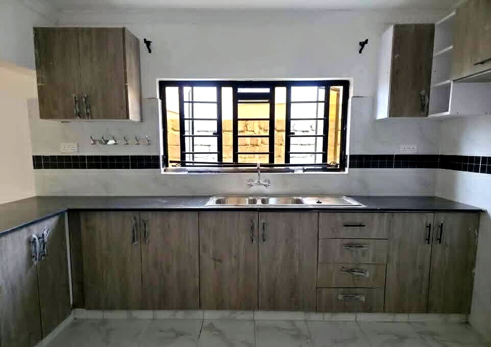 3BR Bungalow with Private Garden 500M from Tarmac - Acacia, Kitengela
