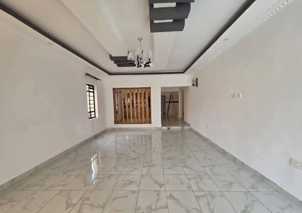 3BR Bungalow with Private Garden 500M from Tarmac - Acacia, Kitengela