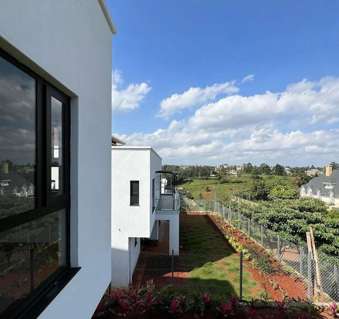 5 En-Suite Townhouse with Lift & Family Room - Kitisuru