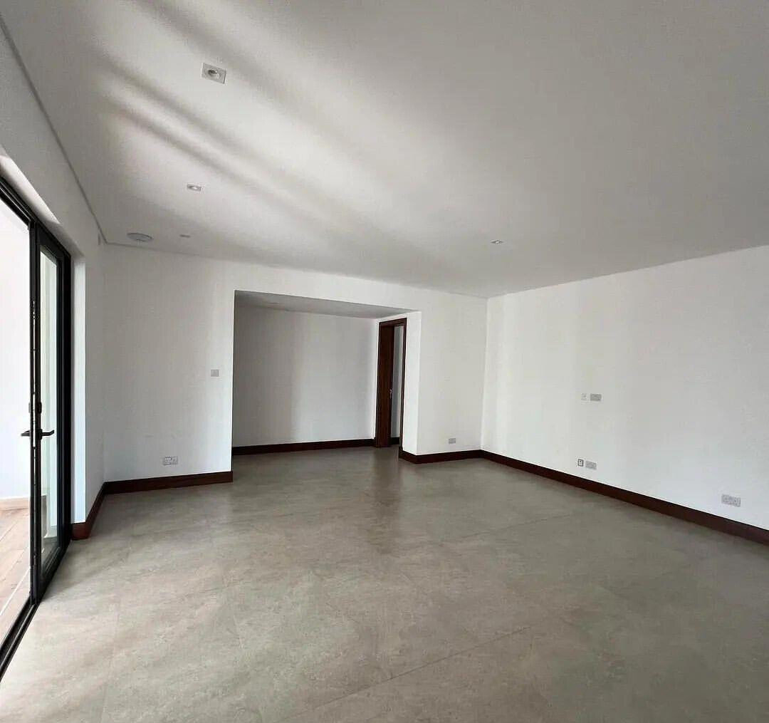 5 En-Suite Townhouse with Lift & Family Room - Kitisuru