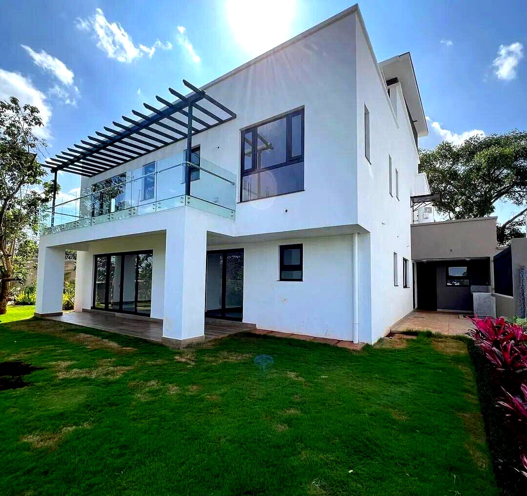 5 En-Suite Townhouse with Lift & Family Room - Kitisuru