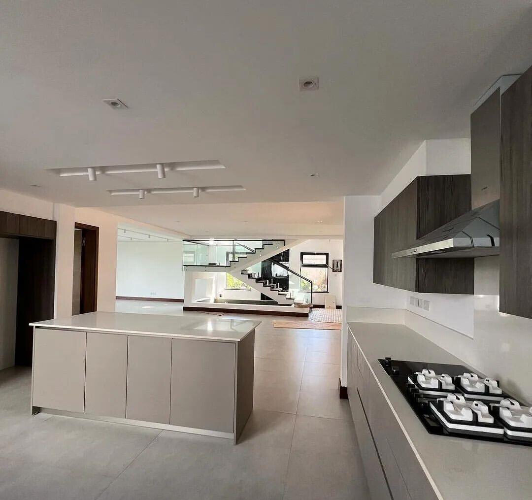 5 En-Suite Townhouse with Lift & Family Room - Kitisuru