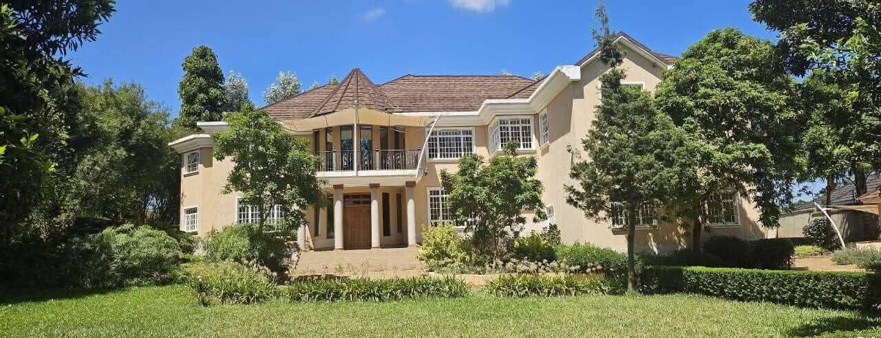 6-Bed All-Ensuite Home with Pool & DSQ on Half-Acre - Old Runda