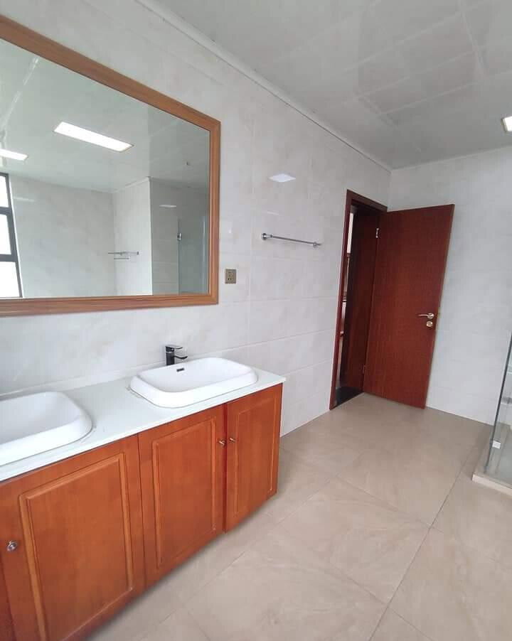 5-Ensuite Townhouse with All Bedrooms En Suite - Lavington
