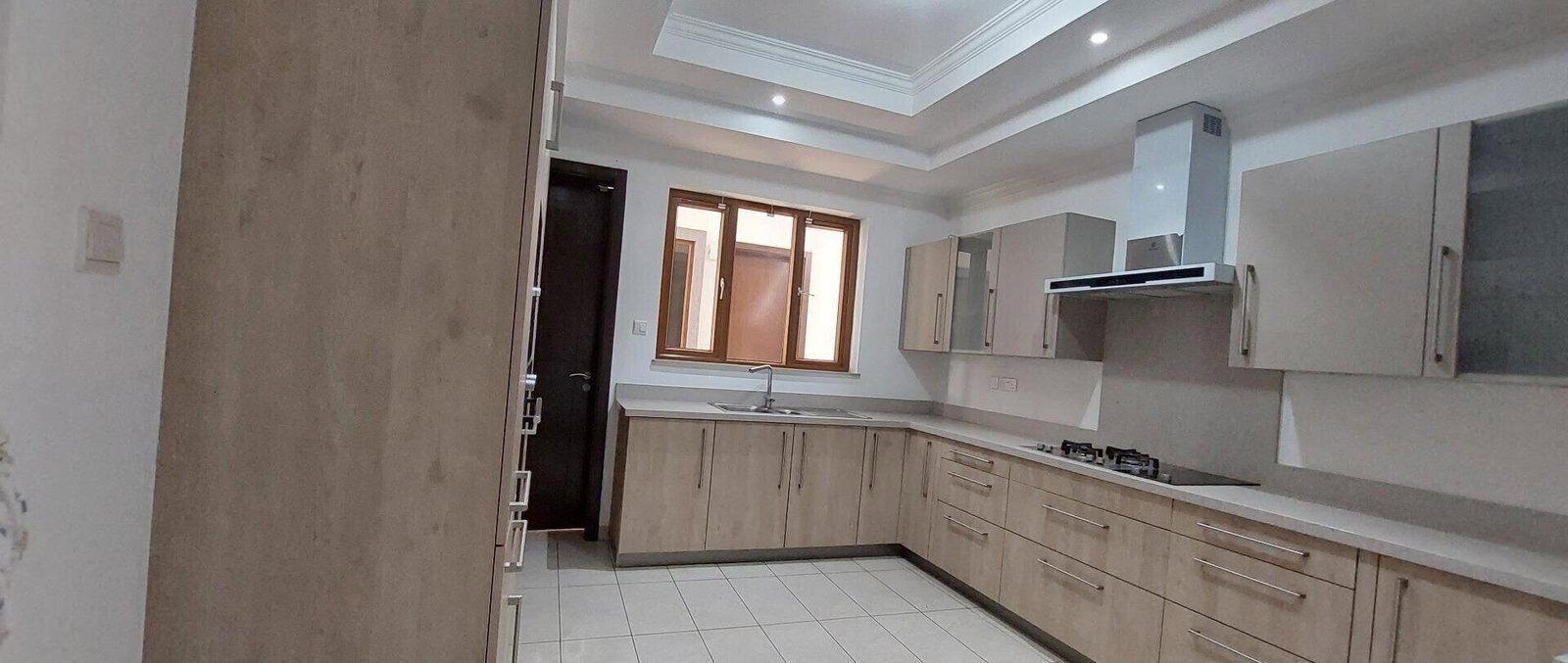 5-Ensuite Townhouse with Attic & DSQ - Lavington