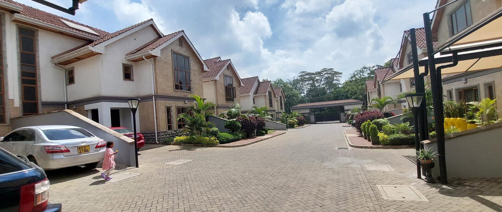 5-Ensuite Townhouse with Attic & DSQ - Lavington