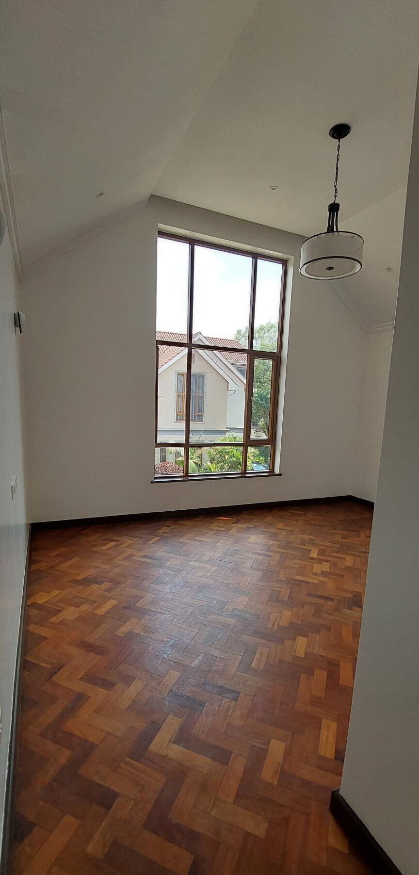 5-Ensuite Townhouse with Attic & DSQ - Lavington