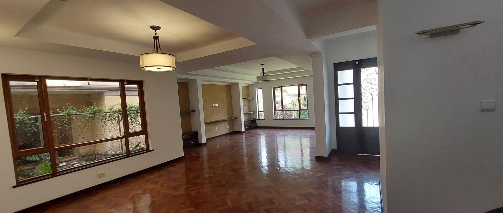 5-Ensuite Townhouse with Attic & DSQ - Lavington