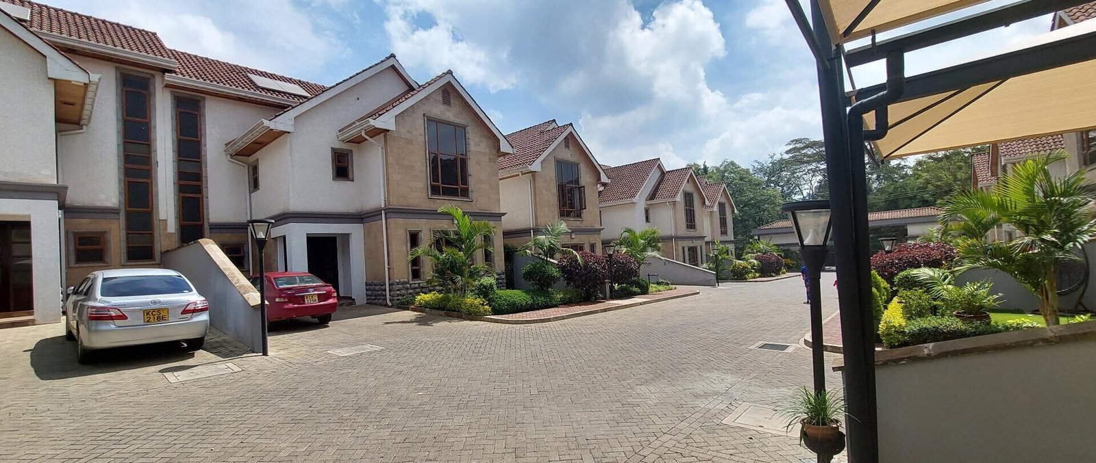 5-Ensuite Townhouse with Attic & DSQ - Lavington