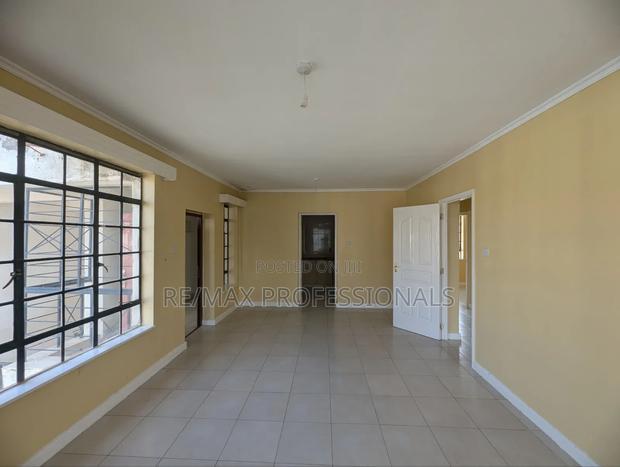 2bdrm Apartment in Five Star Garden, Gateway Mall Area for sale