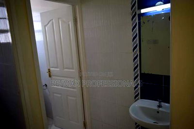2bdrm Apartment in Five Star Garden, Gateway Mall Area for sale - Image 8