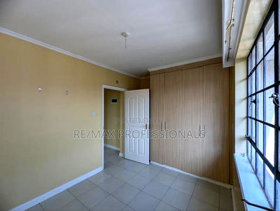 2bdrm Apartment in Five Star Garden, Gateway Mall Area for sale - Image 17