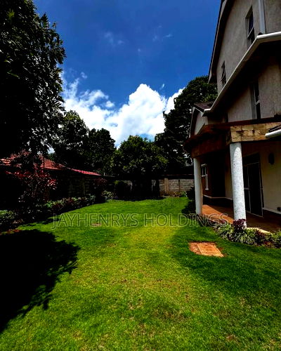5bdrm House in Lavington for sale - Image 2