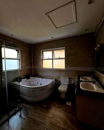 5bdrm House in Lavington for sale - Image 8