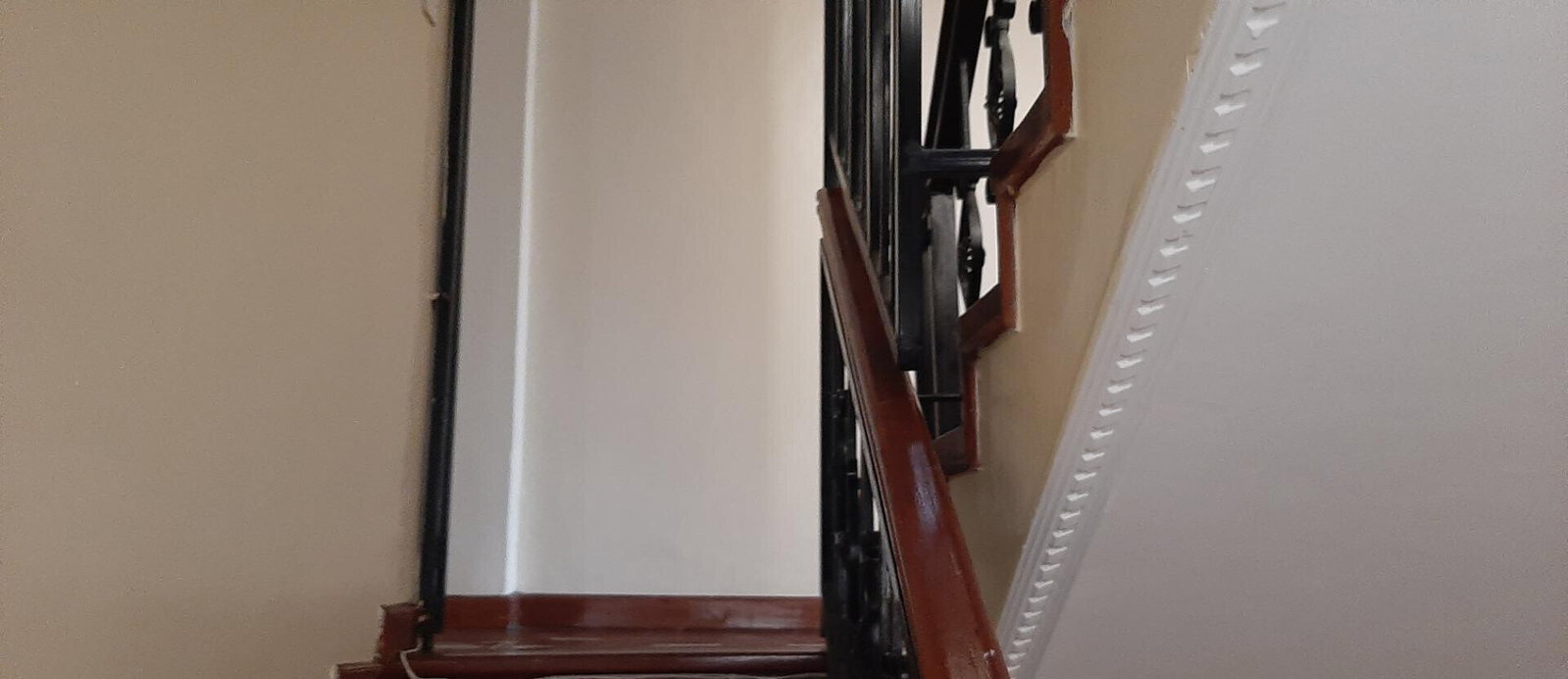 Charming 5-Bed Townhouse with Walk-in Closets & Private Garden - Lavington