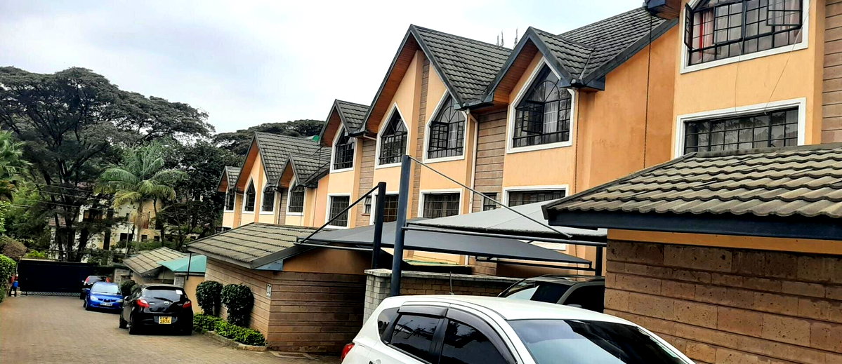 Charming 5-Bed Townhouse with Walk-in Closets & Private Garden - Lavington