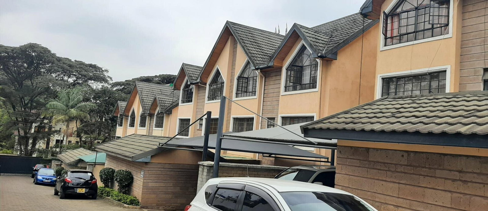 Charming 5-Bed Townhouse with Walk-in Closets & Private Garden - Lavington