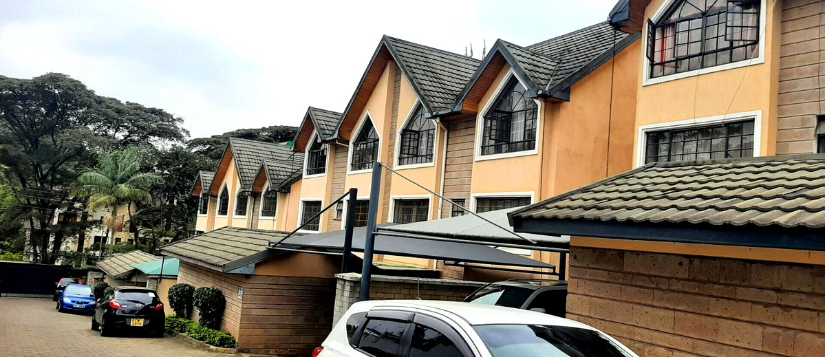Charming 5-Bed Townhouse with Walk-in Closets & Private Garden - Lavington