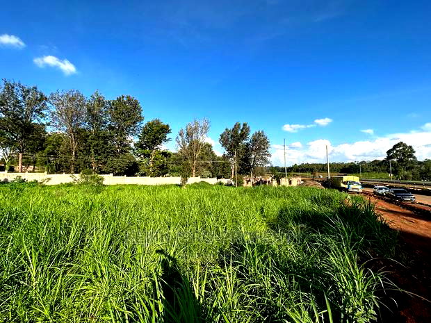One Acre Block Land Touching Southern Bypass Tarmac Thogoto.