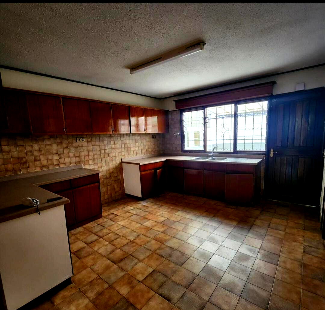 3BR Townhouse with DSQ & Play Area - Kileleshwa Gated Community