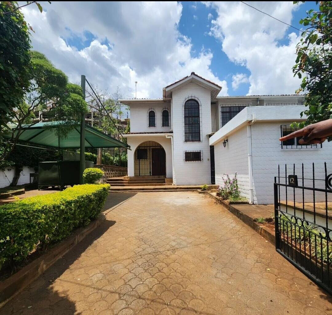 3BR Townhouse with DSQ & Play Area - Kileleshwa Gated Community