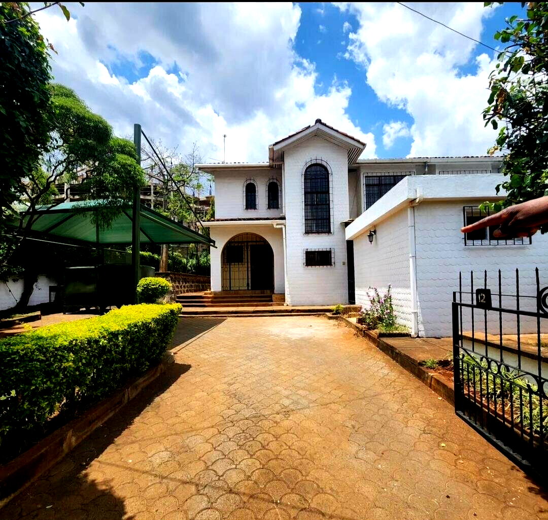 3BR Townhouse with DSQ & Play Area - Kileleshwa Gated Community