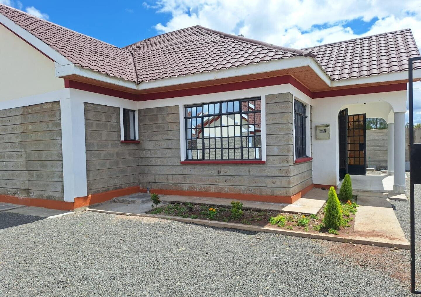 Brand New 4BR Bungalow with DSQ & Separate Dining - Kitengela