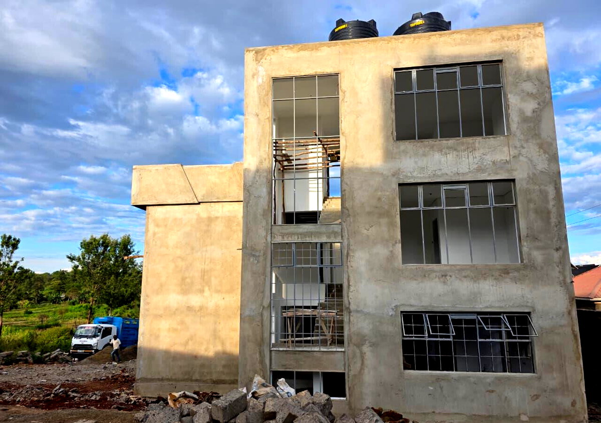 5BR Townhouse with Rooftop Terrace & DSQ - Ruiru Mugutha
