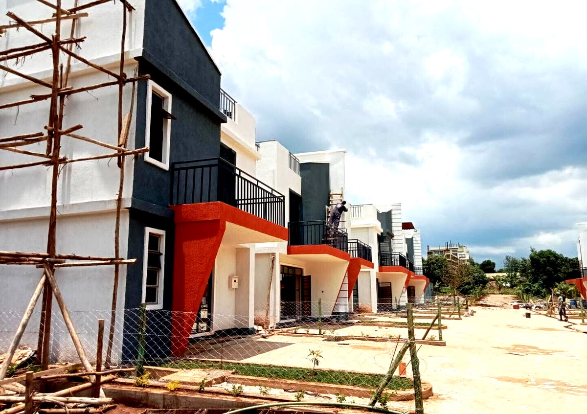 4BR Townhouse with Clubhouse & Solar Heating - Gikambura