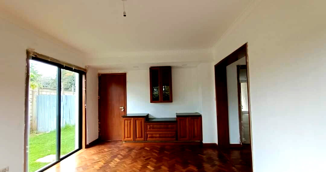 4-Ensuite Townhouse with Power Backup & DSQ - Lavington