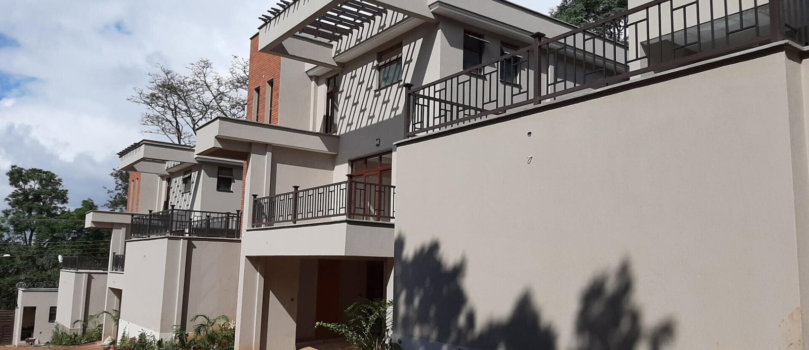 5-Ensuite Townhouse with Fireplace & Prayer Room - Lavington