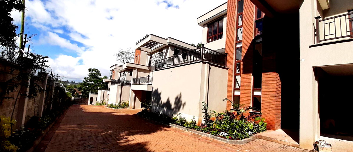 5-Ensuite Townhouse with Fireplace & Prayer Room - Lavington