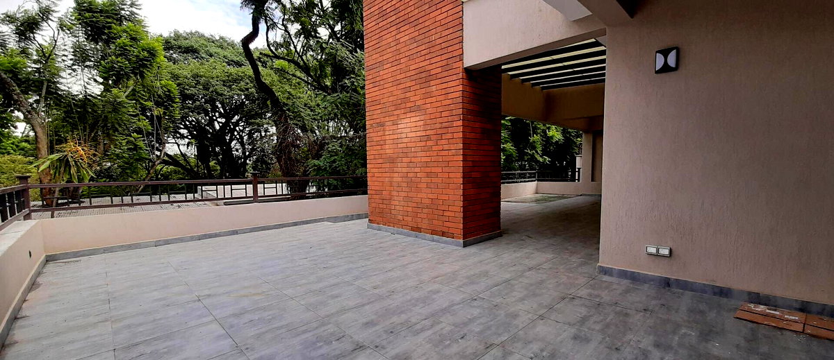 5-Ensuite Townhouse with Fireplace & Prayer Room - Lavington