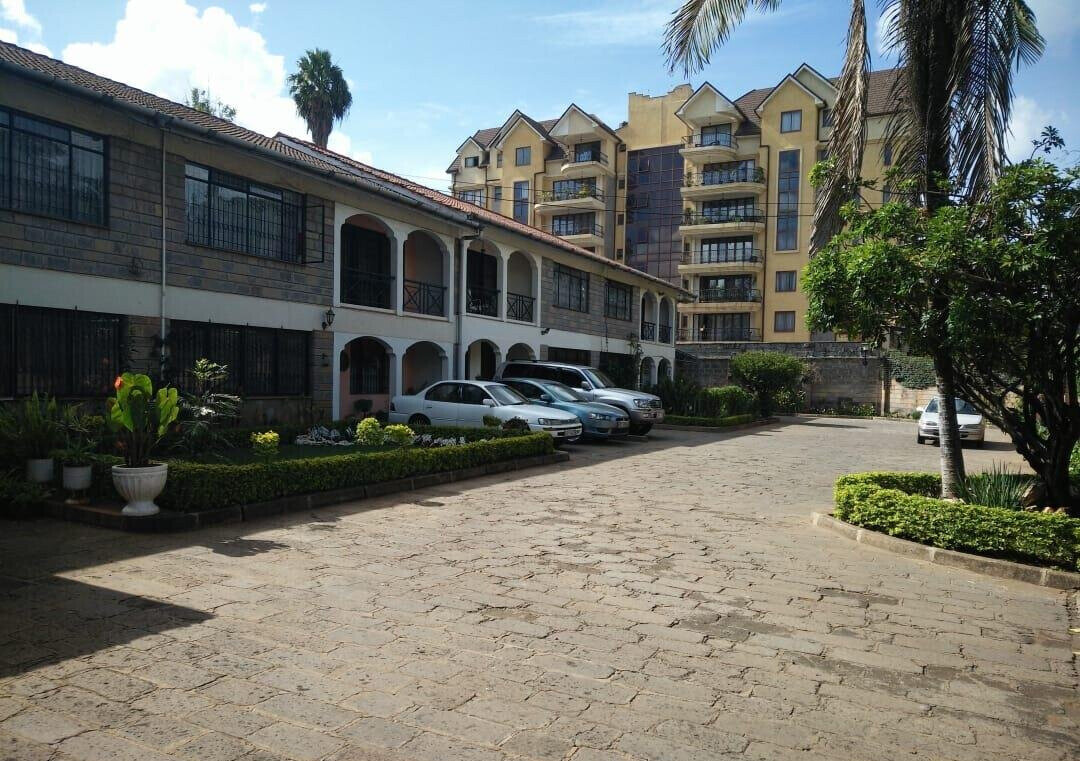 4BR Townhouse with DSQ & 14,000L Water Storage - Westlands
