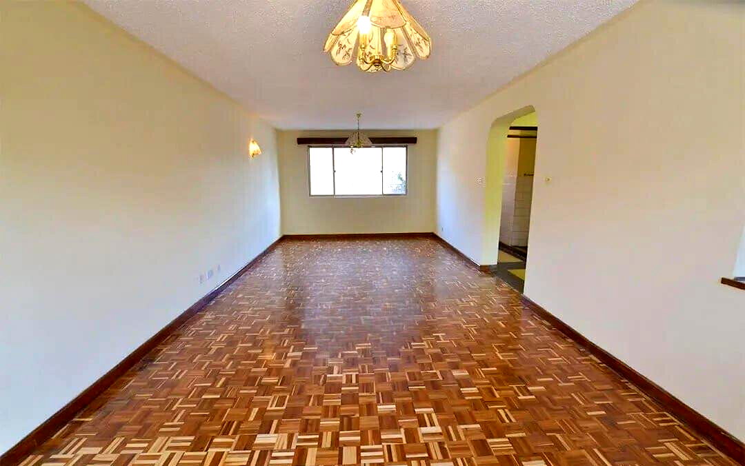5-Bed Townhouse with DSQ in Secure Gated Community - Spring Valley
