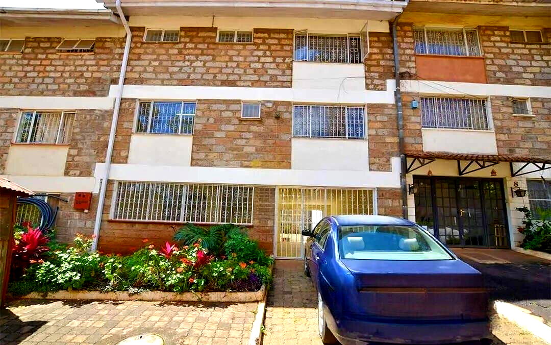5-Bed Townhouse with DSQ in Secure Gated Community - Spring Valley