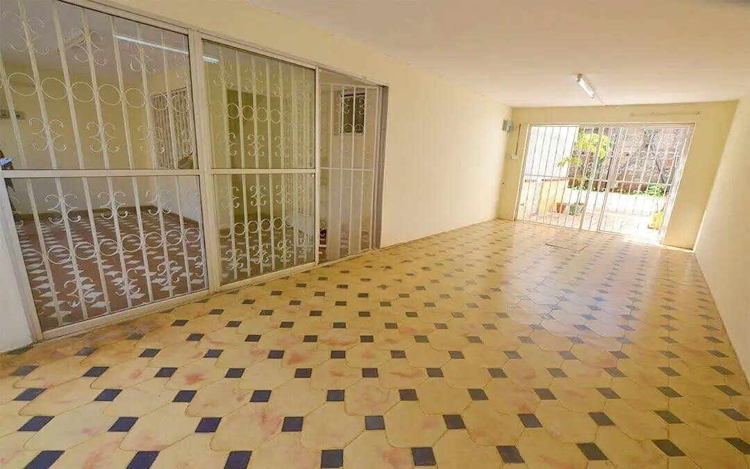 5-Bed Townhouse with DSQ in Secure Gated Community - Spring Valley