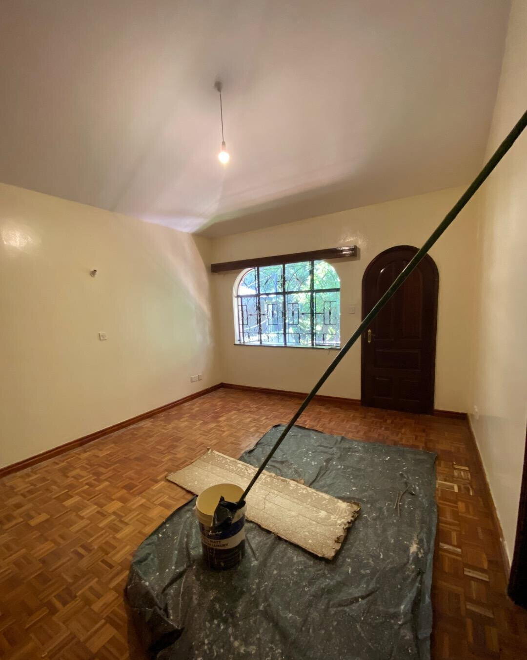 5BR Townhouse with Private Garden & Balcony – Riverside Gated Community