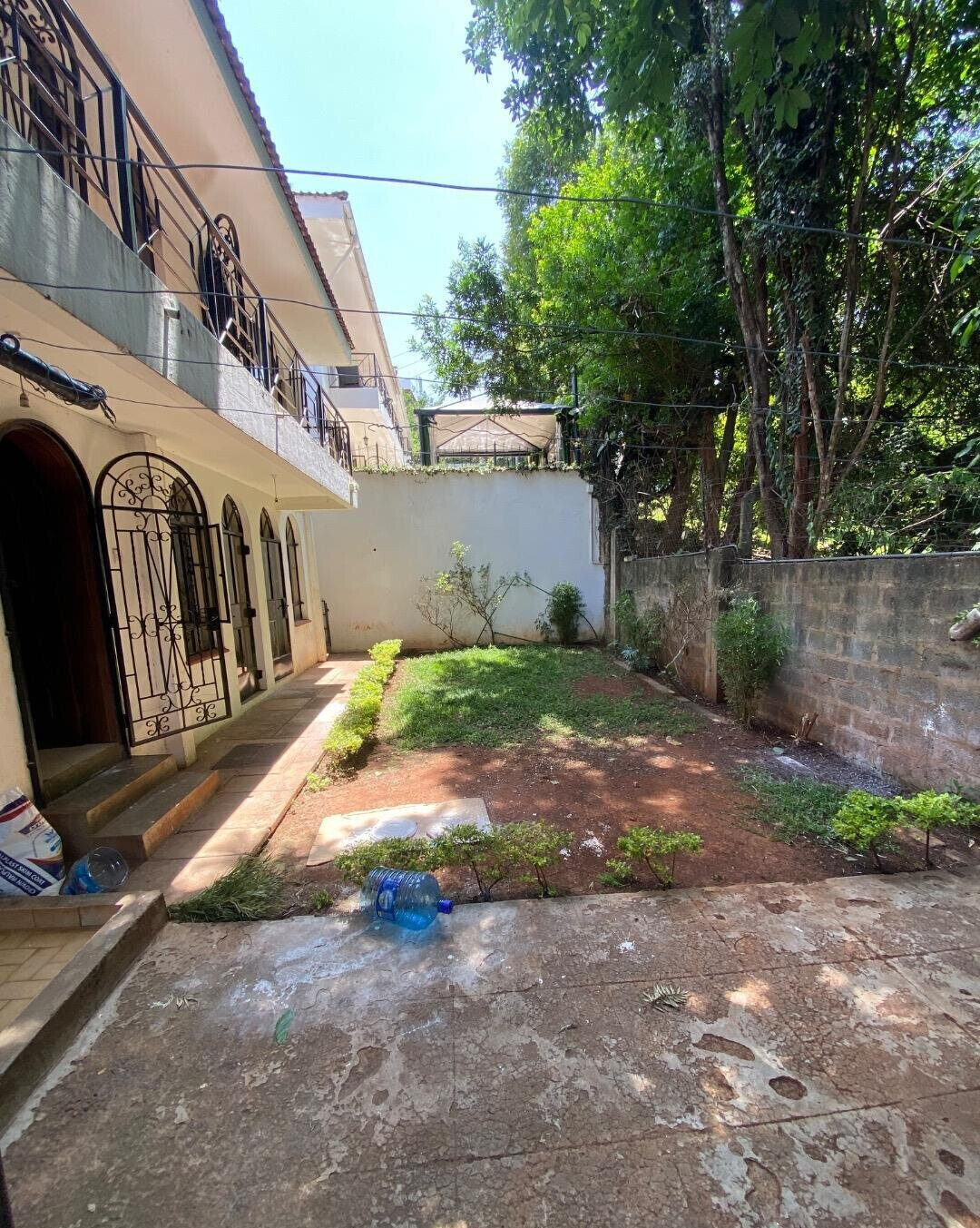 5BR Townhouse with Private Garden & Balcony – Riverside Gated Community